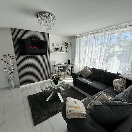 Modern 3-Bed Hideaway Near Westgate With Parking Villa Canterbury Bagian luar foto